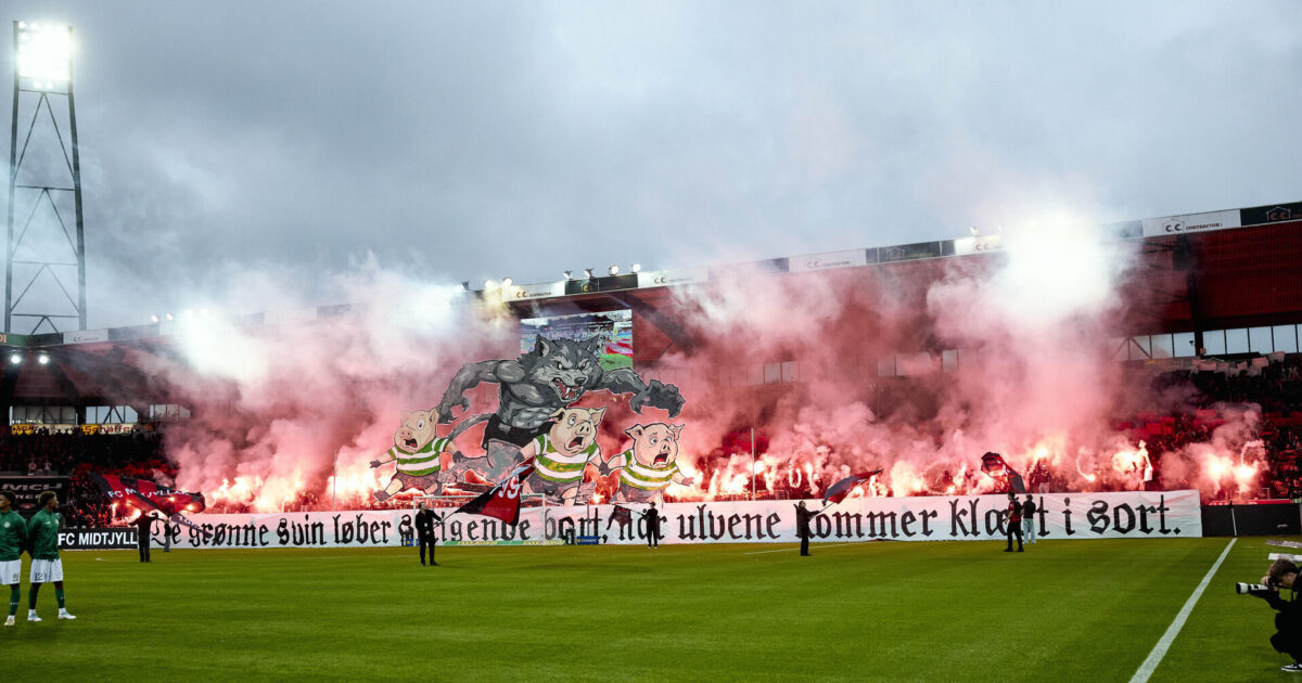 Kæmpe bøde til FCM for pyro og strafbart banner mod justitsminister Foto: Mikkel Berg Pedersen/Ritzau Scanpix