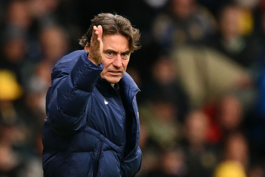 Thomas Frank peger under en Tottenham Hotspur-kamp