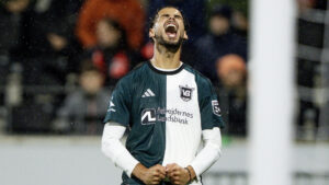 Amin Chiakha råber sin frustration ud