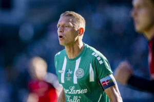 Jeppe Grønning kigger.