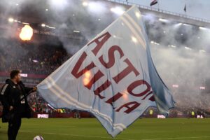 Et Aston Villa flag på Villa Park.