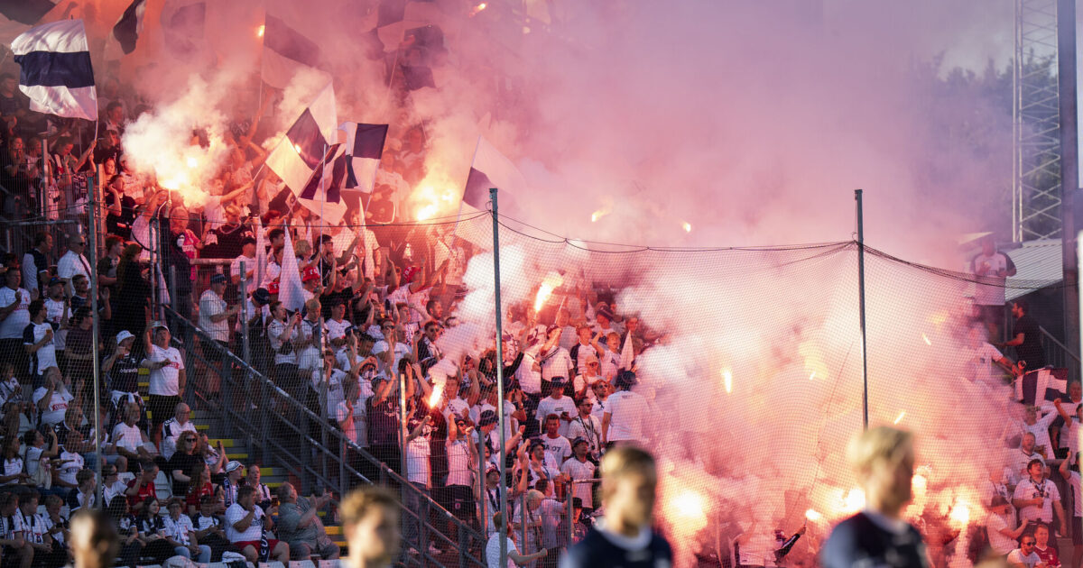 Pyroshow i topbrag koster AGF dyrt: Tildelt stor bøde Foto: Sebastian Elias Uth/Scanpix 2025