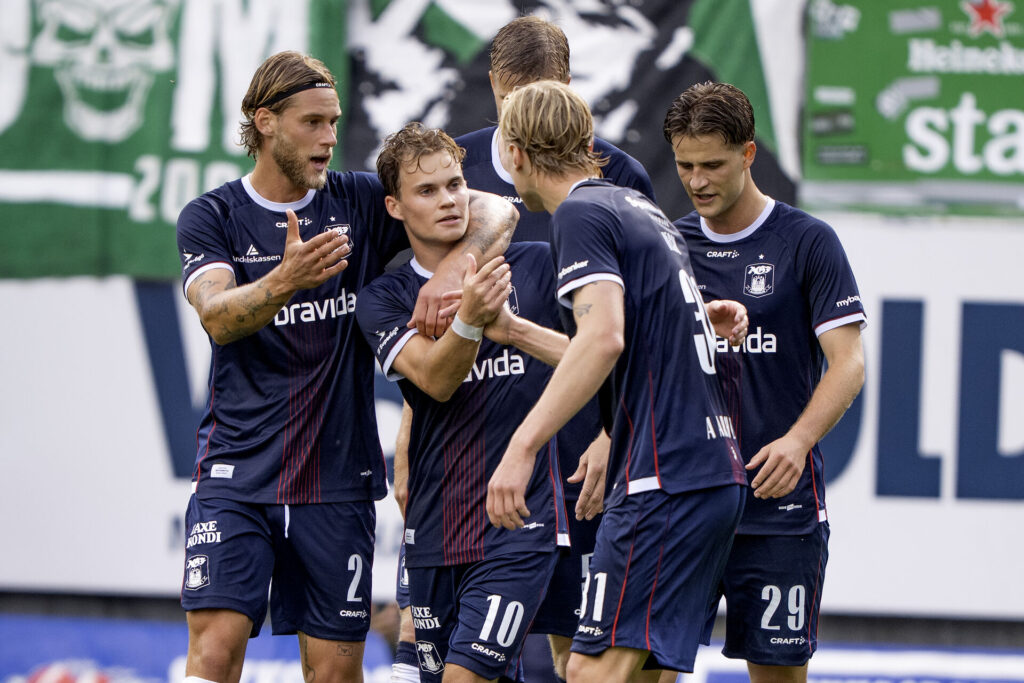 AGF's Kristian Arnstad fejer sin scoring mod Viborg FF i september.