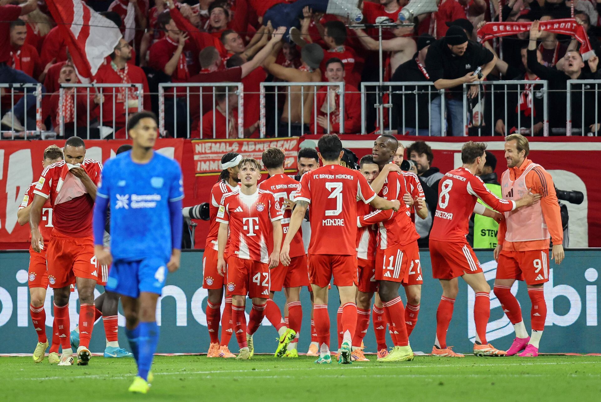 Av, Hjulmand: Bayern München kører over Leverkusen foto