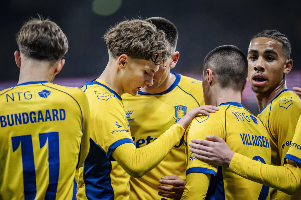 Brøndby-spillerne jubler efter et mål mod FC Nordsjælland.