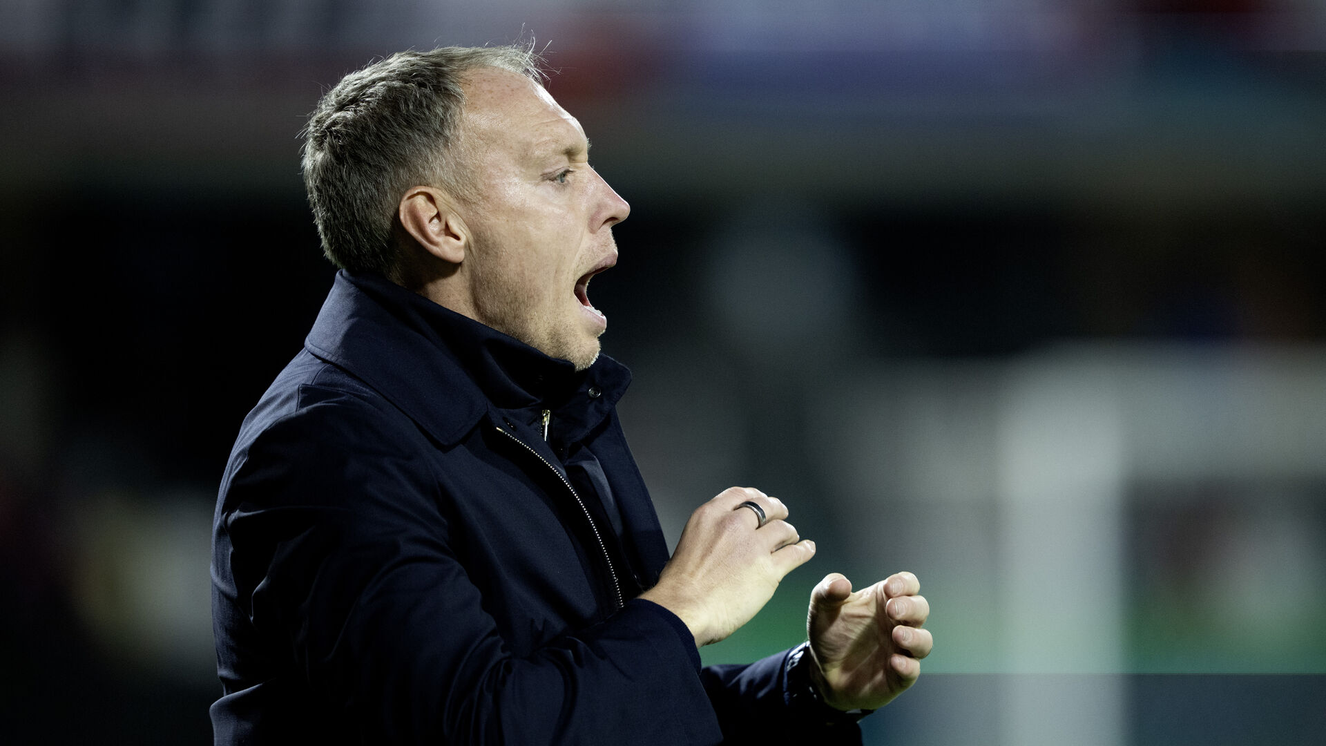 Cooper roser fanprotest: Powerful foto