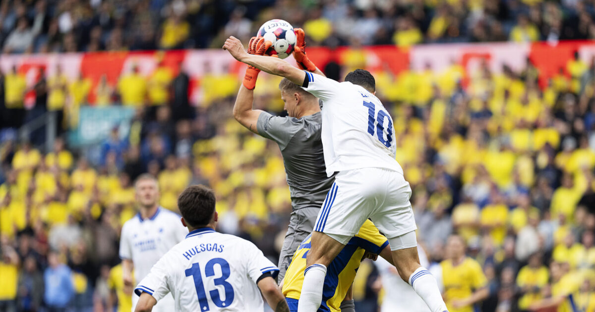 Derby-debutant passer fløjten i Parken Foto: Claus Bech/Ritzau Scanpix