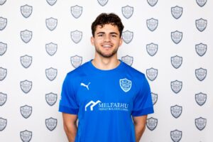 Mads Hansen poserer som spiller i Middelfart Boldklub.