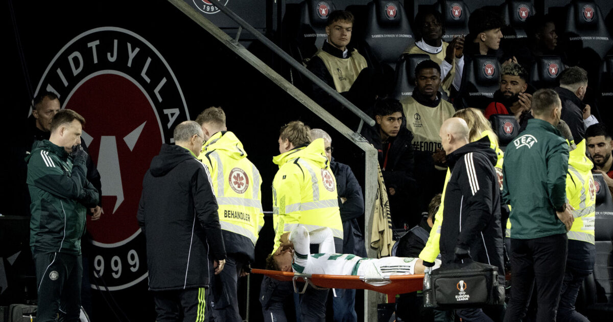 Blev båret af banen i tårer mod FCM: Knust og fortvivlet Foto: Bo Amstrup/Ritzau Scanpix