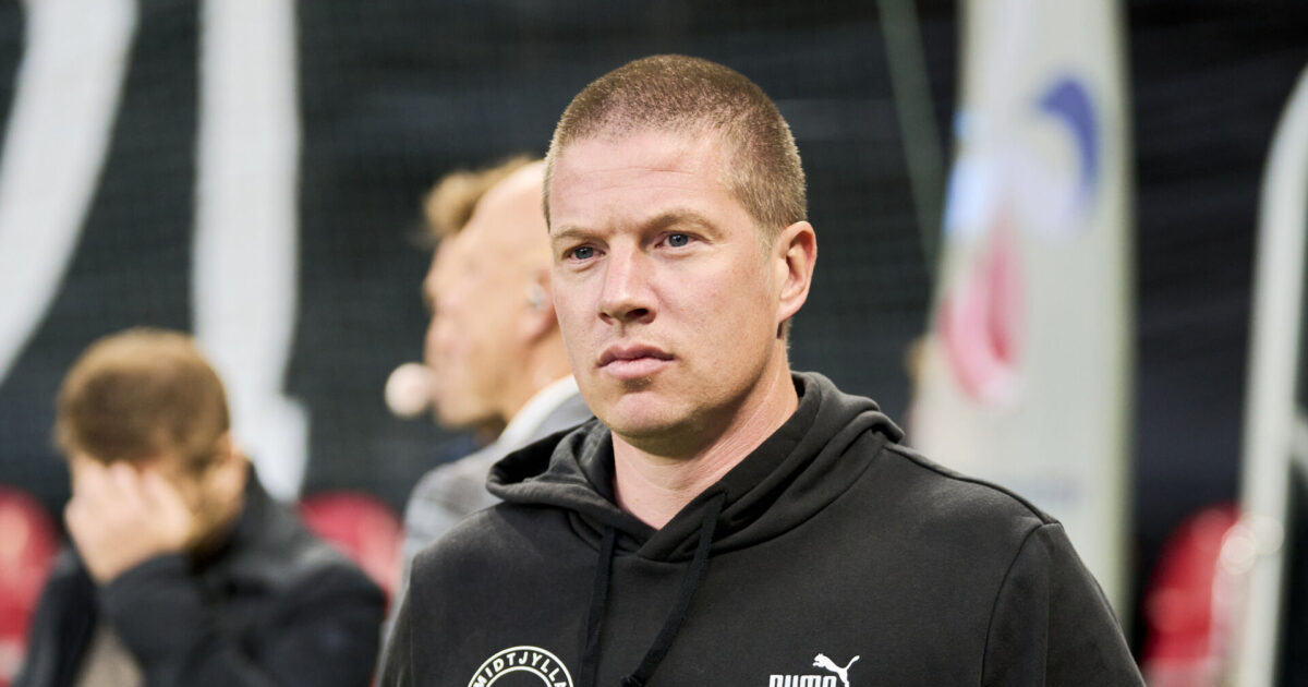 Tullberg maner til ro: Opgøret mod AGF afgør ingenting Foto: Thomas Traasdahl/Ritzau Scanpix