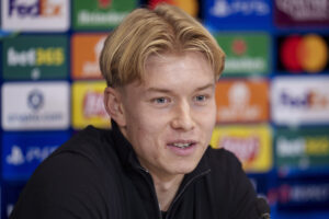 Daniel Svensson på pressemøde inden møde med FCK.