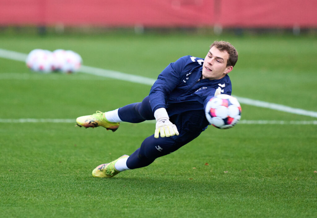 Mads Hermansen på det danske herrelandshold. VM-kval: Herrelandsholdet i fodbold er samlet
