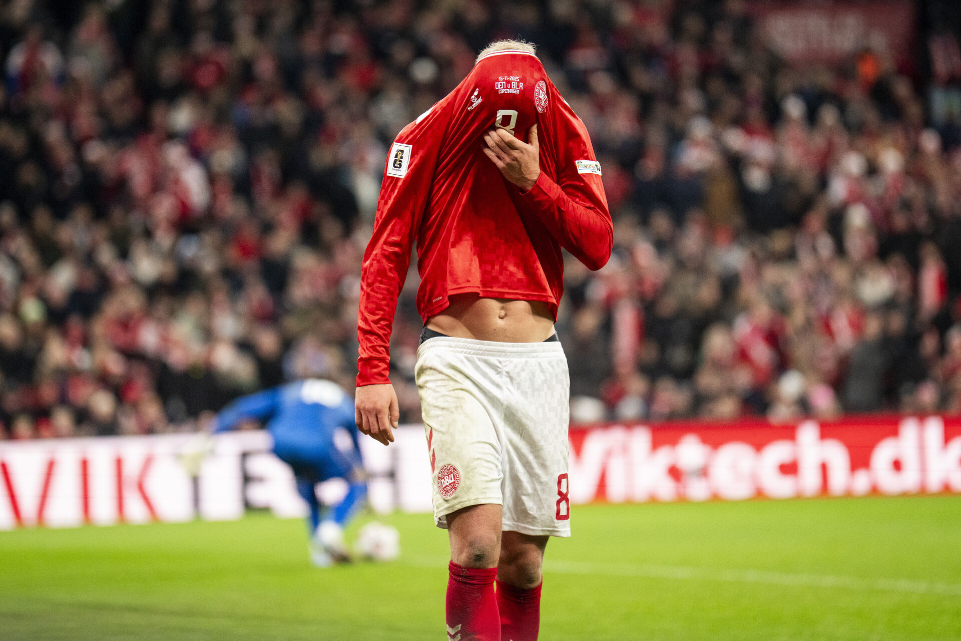 Isaksen æder sine ord: Satte røven i klaskehøjde foto