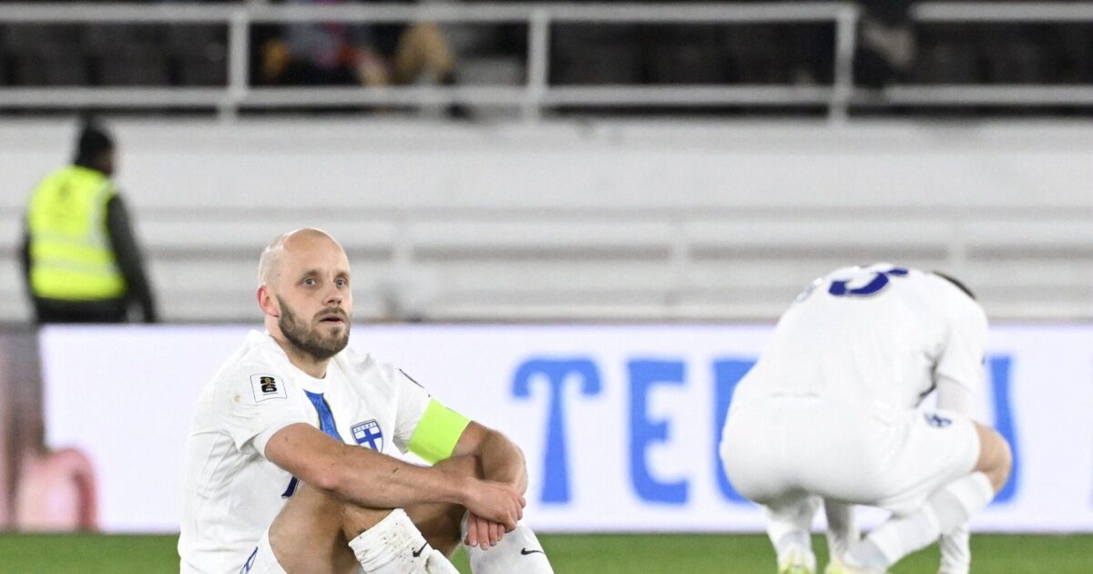 Teemu Pukki i tårer: Hyldet af fans efter punktum Foto: Heikki Saukkomaa/AFP/Ritzau Scanpix