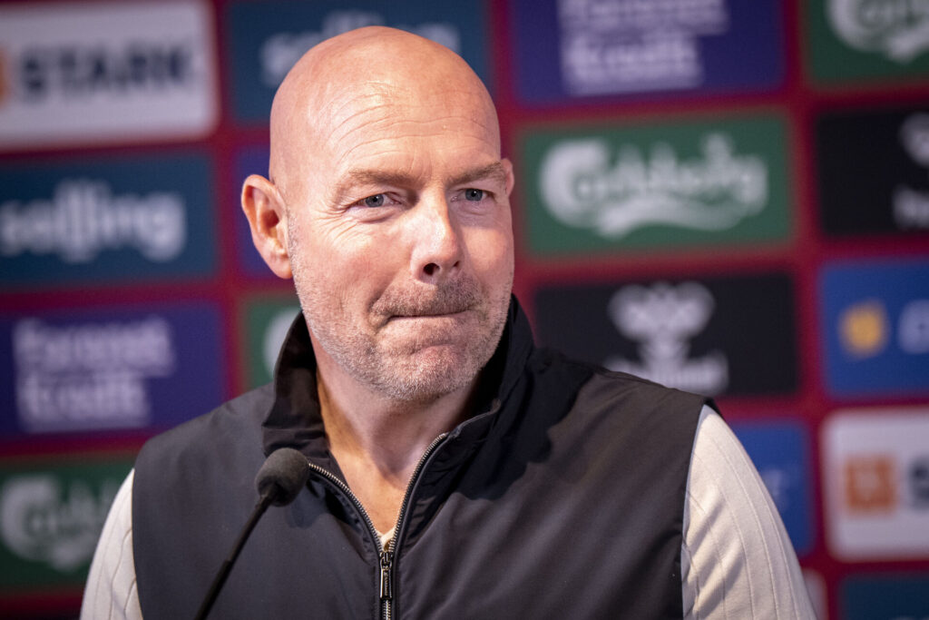 Brian Riemer udtager landsholdet. Denmark soccer Wcup qualifier