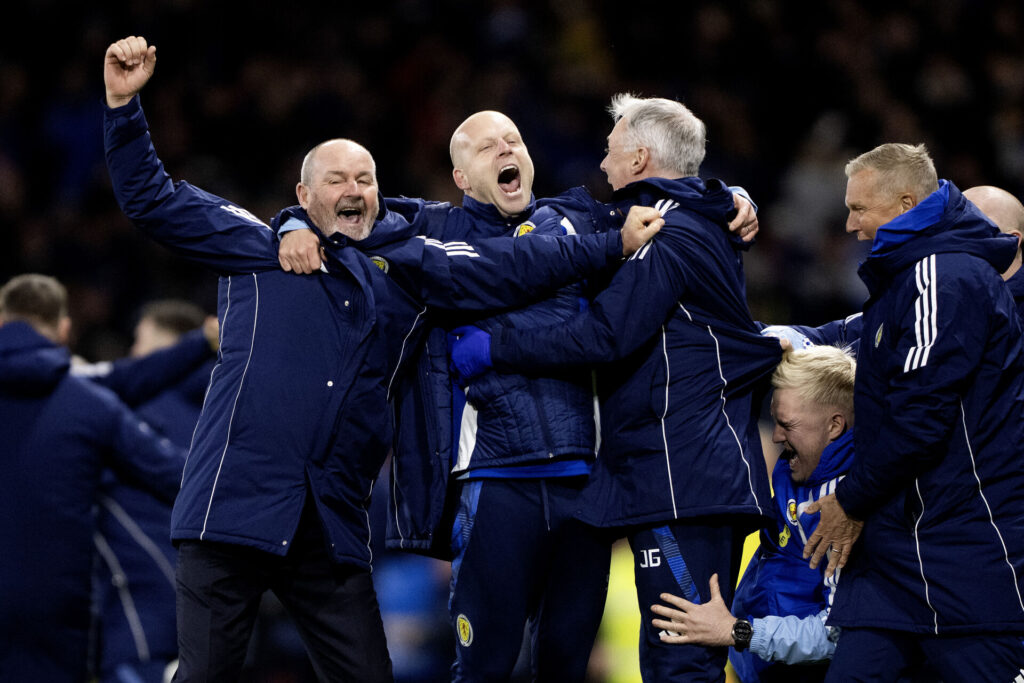 Steve Clarke fejrer Skotlands triumf