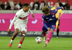 Nikolas Nartey i aktion for Stuttgart.