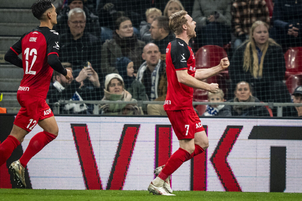 Gustav Marcussen scorer i Parken til 1-1 mod FCK. Superliga: FC København - FC Fredericia