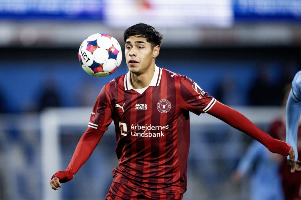 Dario Osorio med bolden.