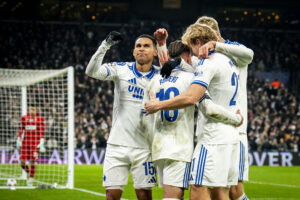 Mads Emil Madsen, Robert Silva og Marcos Lopez i Parken mod Kairat Almaty.