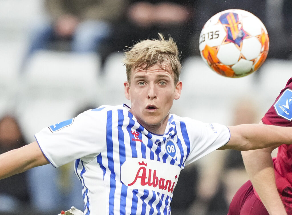 Grubbe stirrer på bolden i kamp for OB