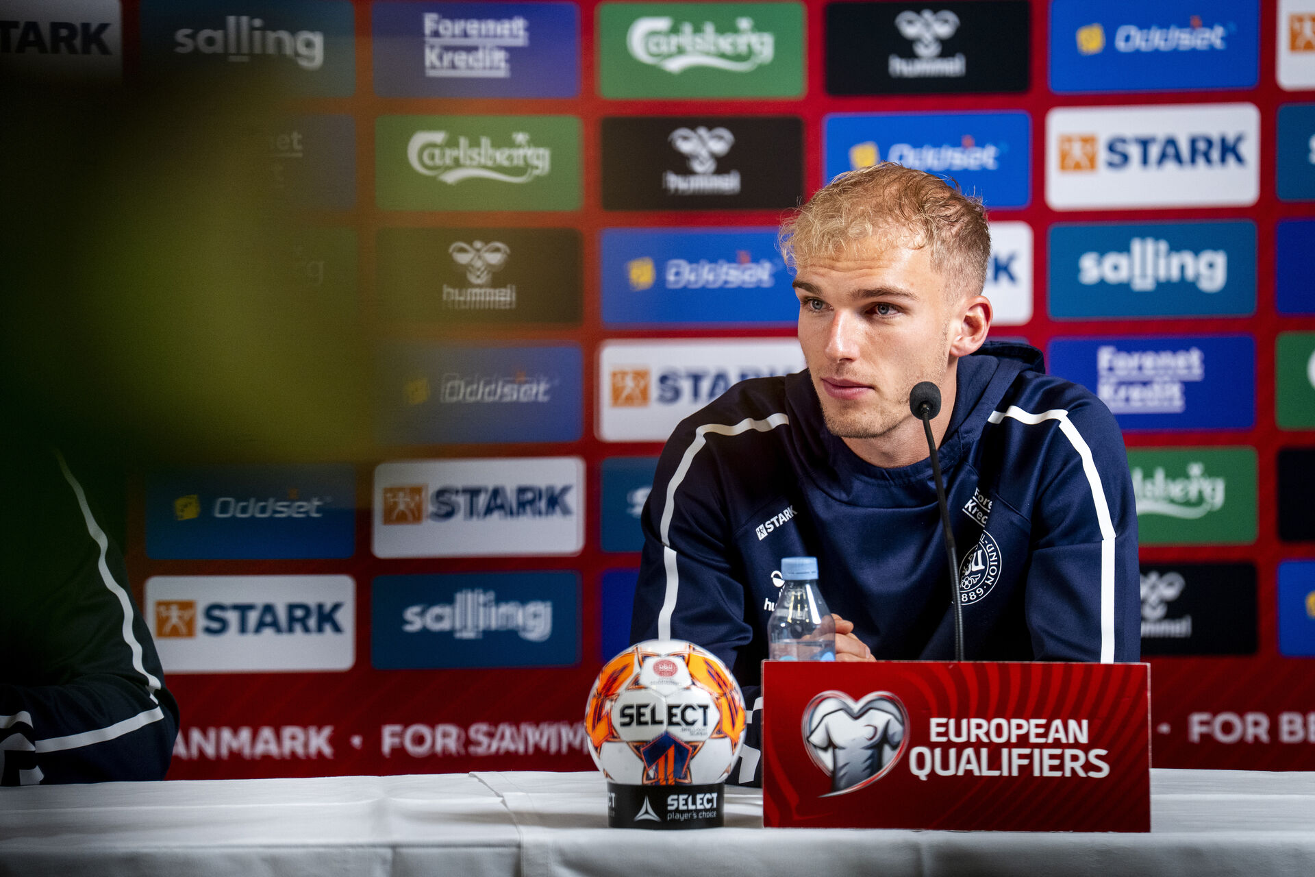 Joker på pressemøde: Skønt med flere jyder på landsholdet foto