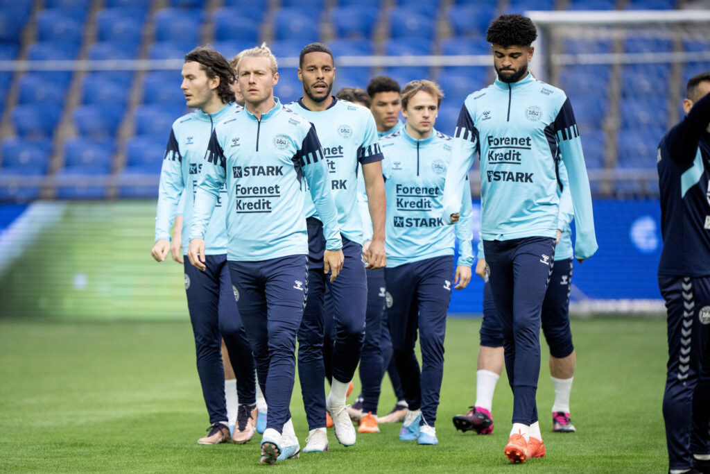 Simon Kjær og Phillip Billing under en landsholdssamling