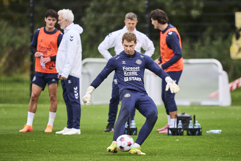 Mads Hermansen på det danske herrelandshold. VM-kval: Herrelandsholdet i fodbold er samlet