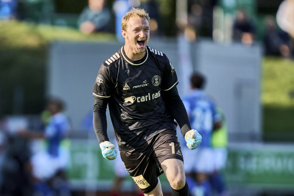 Jonthan Ægidius jubler over sejr med Lyngby.
