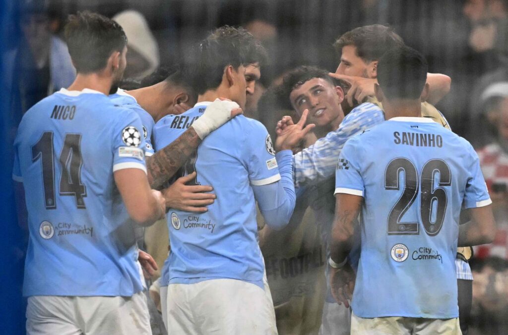 Manchester Citys spillere jubler.