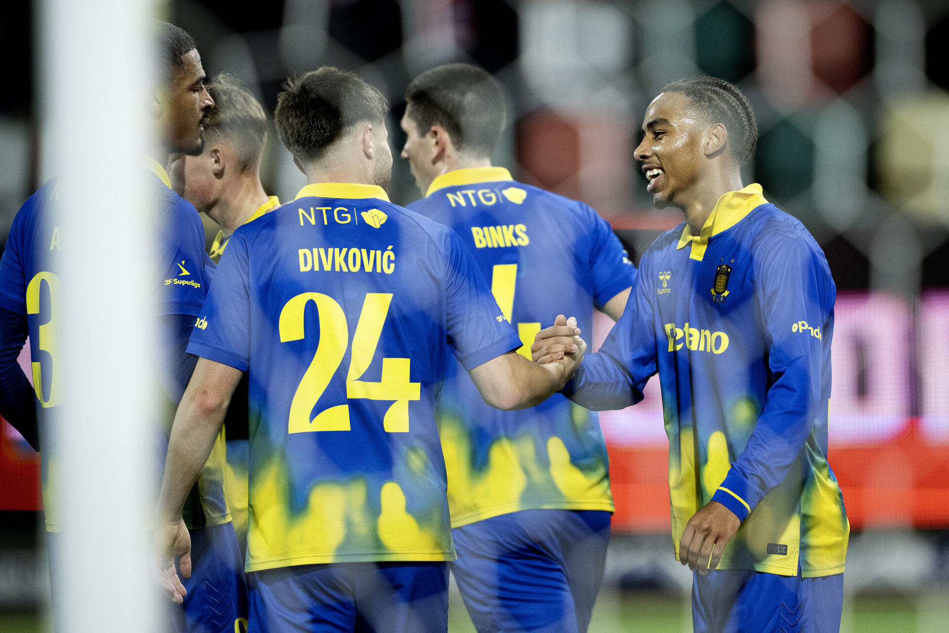 BIF-talent vil spille mere med Nartey: Skal fodre ham med bolde foto