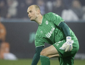 Viljar Myhra triller bolden ud