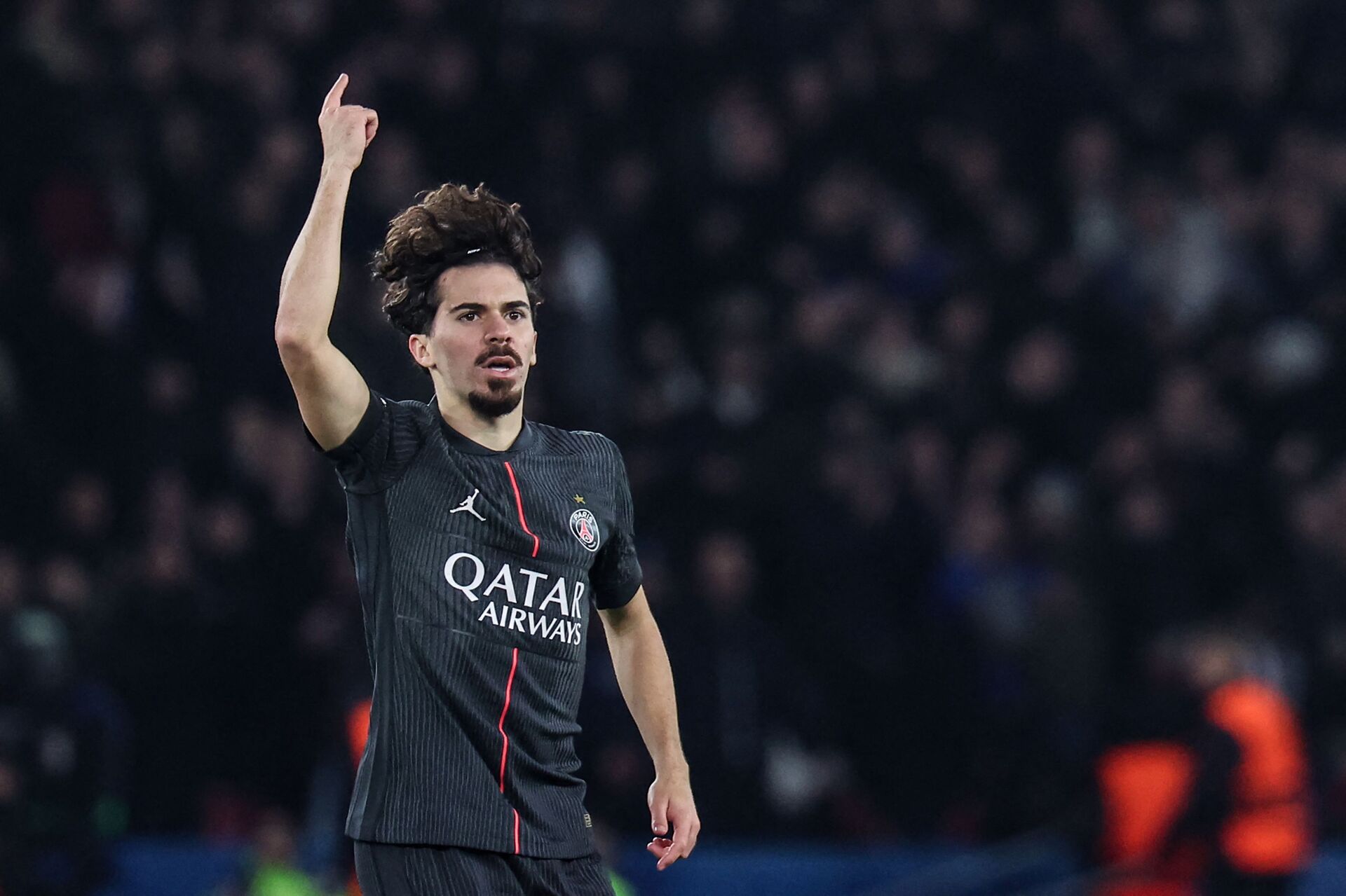 PSG-stjerne banker Frank og Tottenham i målorgie foto