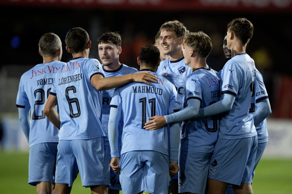 Randers-spillerne jubler over en scoring.