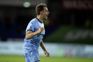 Daniel Høegh jubler over en scoring.