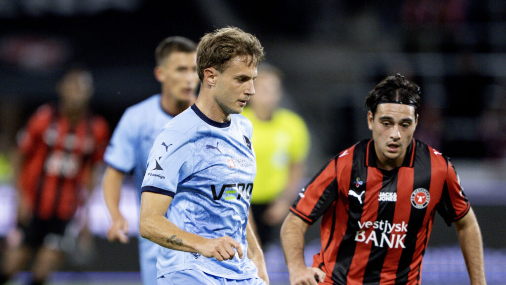 Daniel Høegh i duel med Simsir