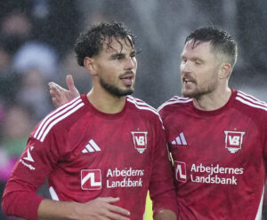 Chiakha taler med Lasse Nielsen