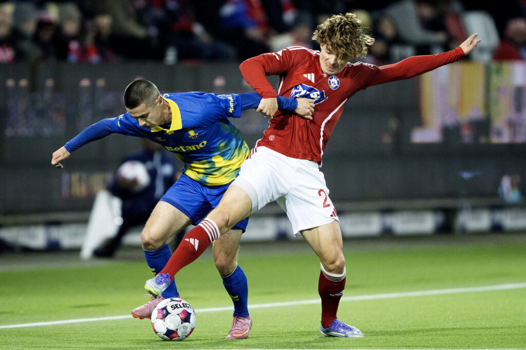 Oliver VIlladsen og Mads Larsen i duel.