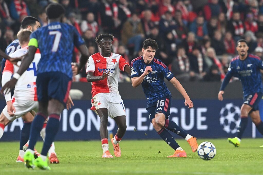 Christian Nørgaard i kamp for Arsenal mod Slavia Prag.