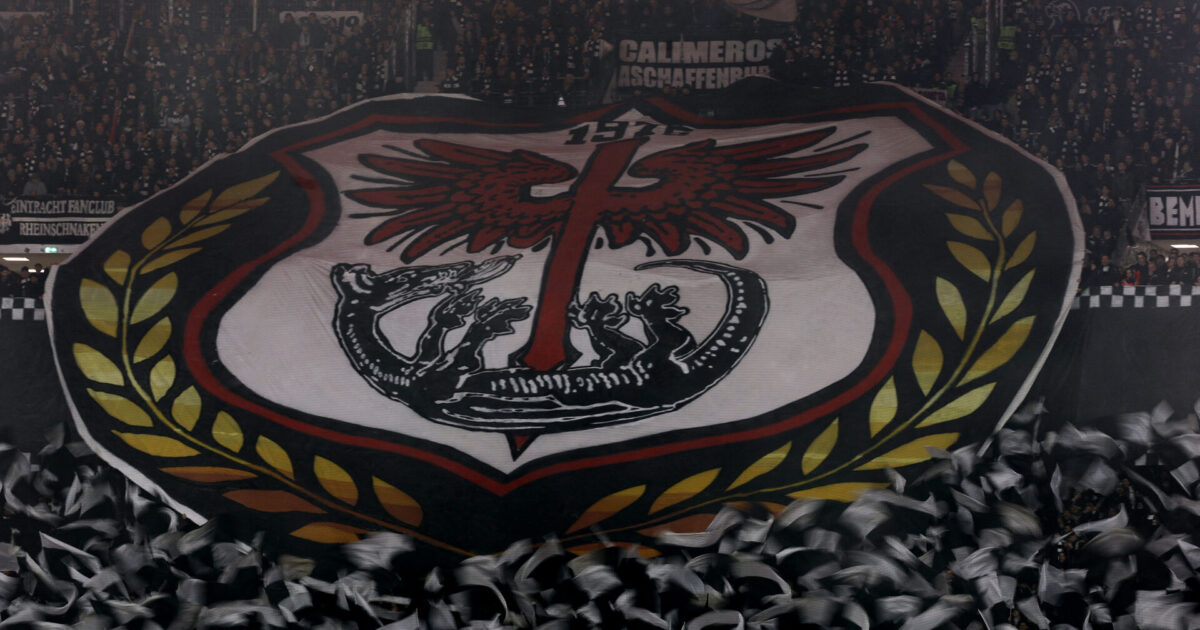 Udebaneafsnit i Bundesligaen endte i flammer Foto: Kai Pfaffenbach DFL REGULATIONS PROHIBIT ANY USE OF PHOTOGRAPHS AS IMAGE SEQUENCES AND/REUTERS