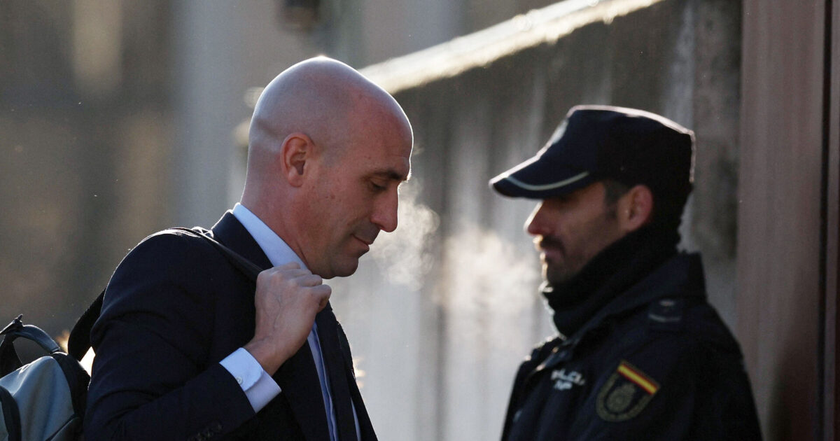 Skandale-præsident ramt af æg ved boglancering Foto: Ritzau Scanpix/REUTERS