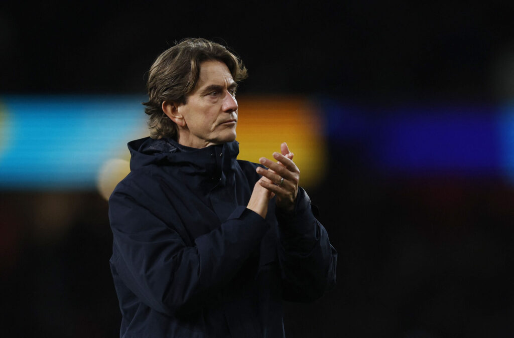 Thomas Frank klapper i hænderne.