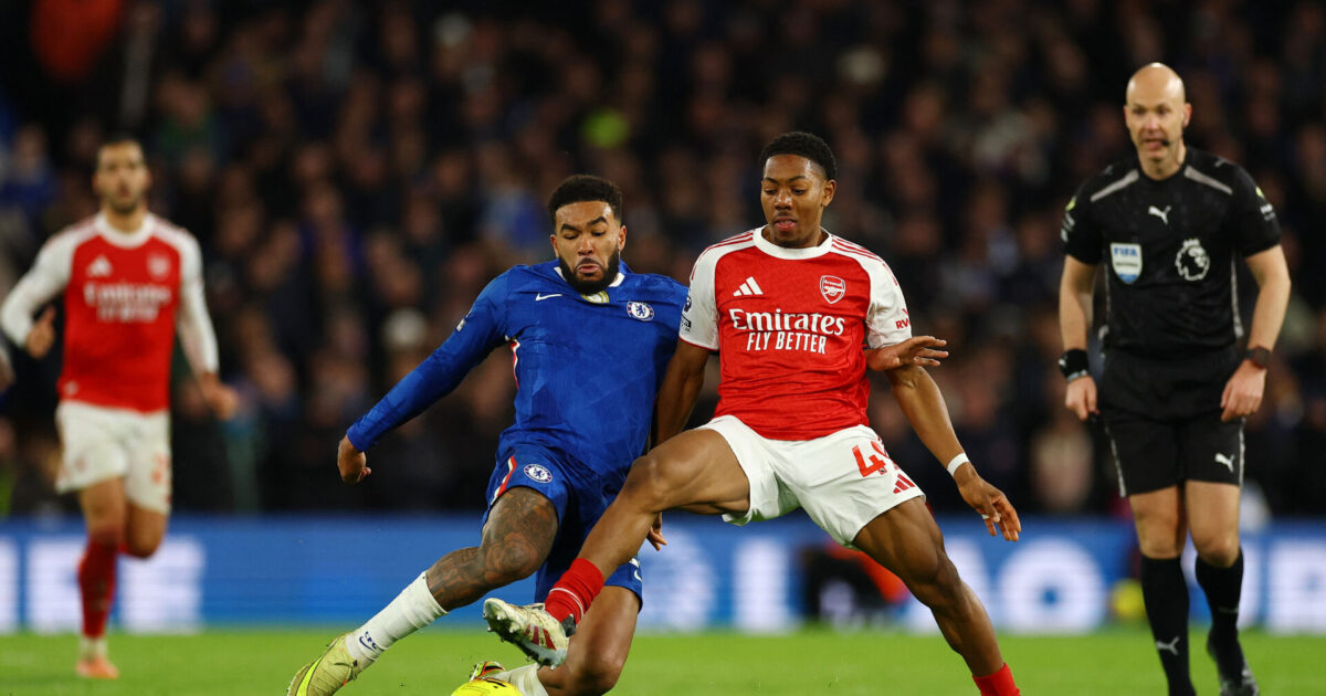Arsenal dummer sig mod Chelsea trods tidligt rødt kort Foto: Action Images via Reuters/Matthew