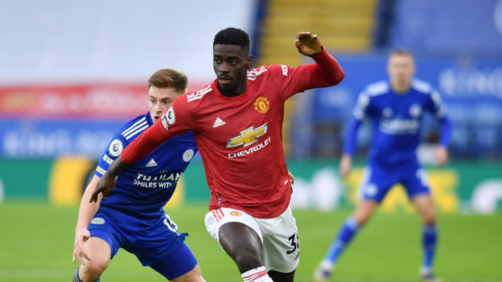 Axel Tuanzebe spiller mod Leicester