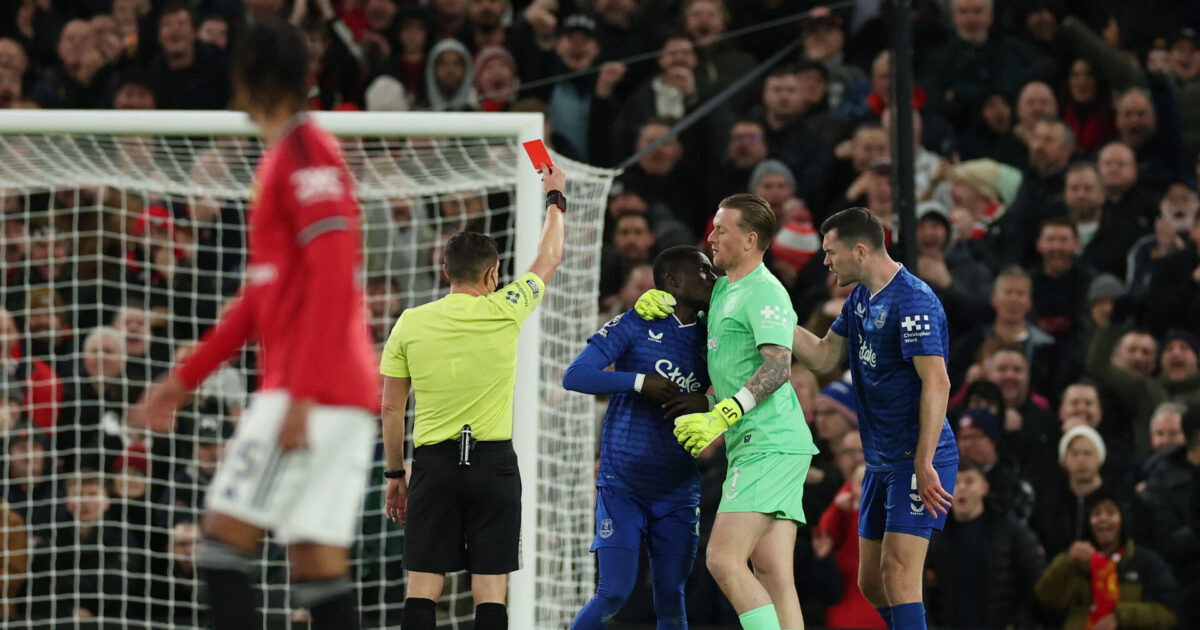 Slog holdkammerat og fik rødt: Gør det aldrig igen Foto: Ritzau Scanpix/REUTERS