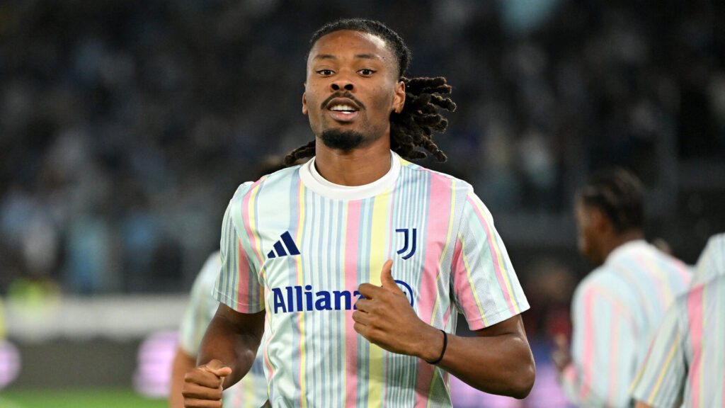 Khephren Thuram varmer op