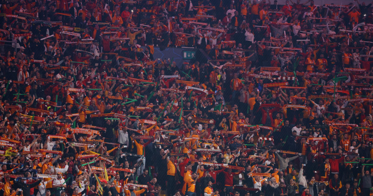 Før aftenens brag i Amsterdam: Otte arresteret og konfiskeret fyrværkeri Foto: Ritzau Scanpix/REUTERS