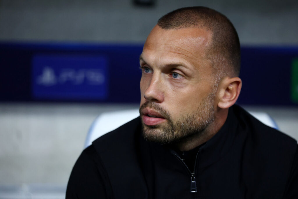 John Heitinga på Ajax' bænk.