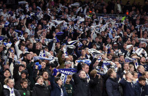 F.C. Københavns fans med halstørklæder.