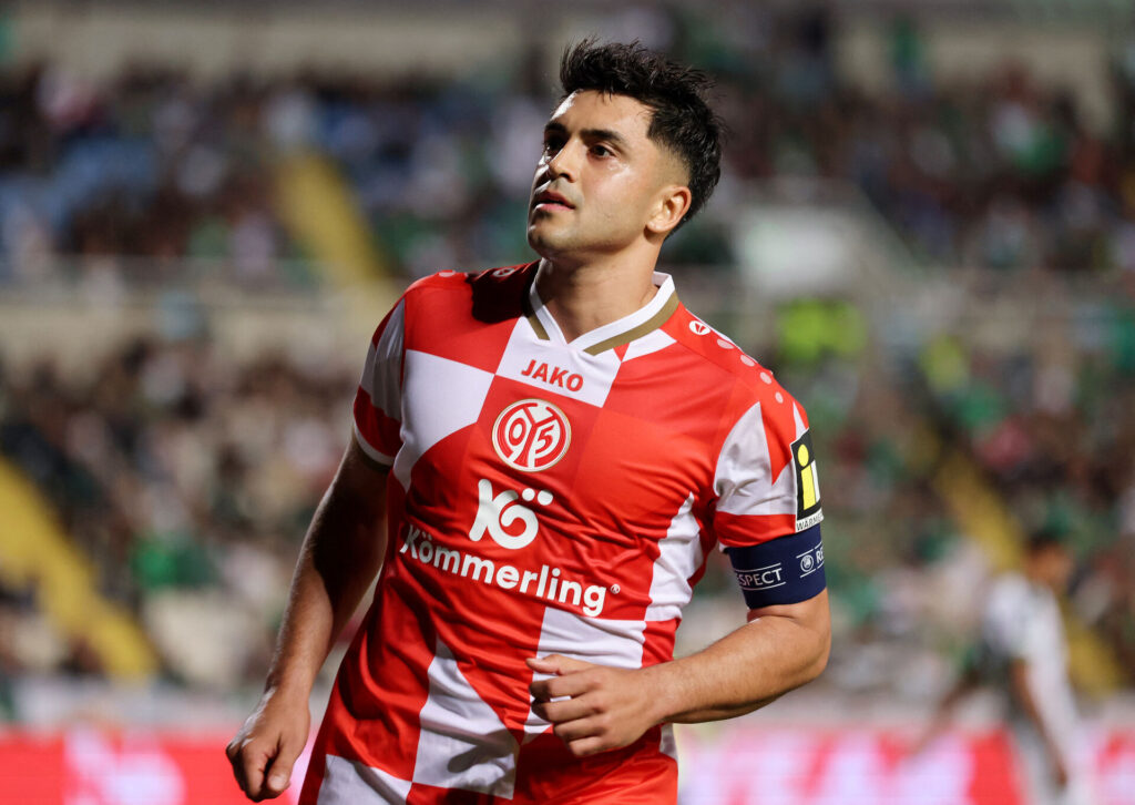 Nadiem Amiri under en kamp for Mainz 05